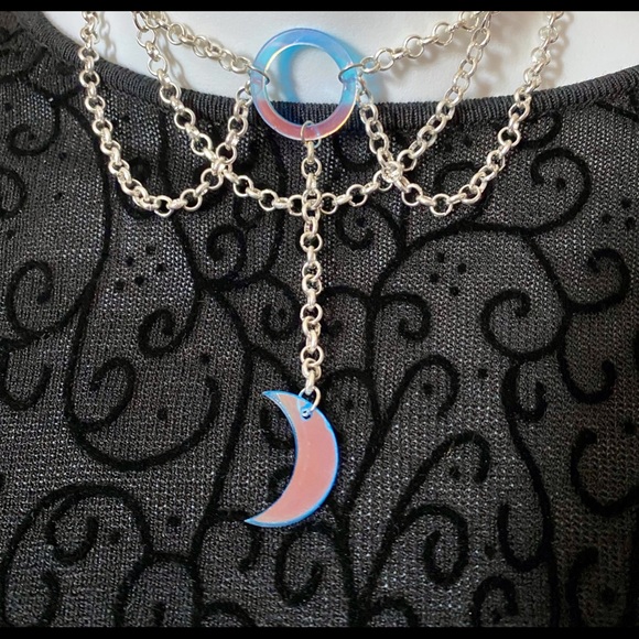 🥀Multi-chain, moon and circle choker. Silver chains. Iridescent quarter moon - Picture 2 of 16